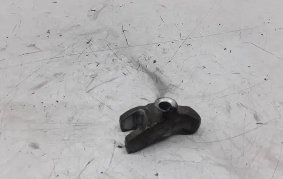 Opel Vectra C Fuel Injector clamp holder B148