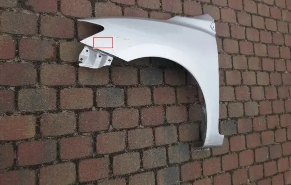 Nissan Pulsar Fender