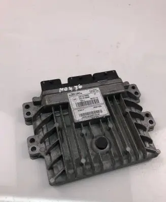 Renault Clio IV Engine control unit/module ECU 237101989R 237101990R