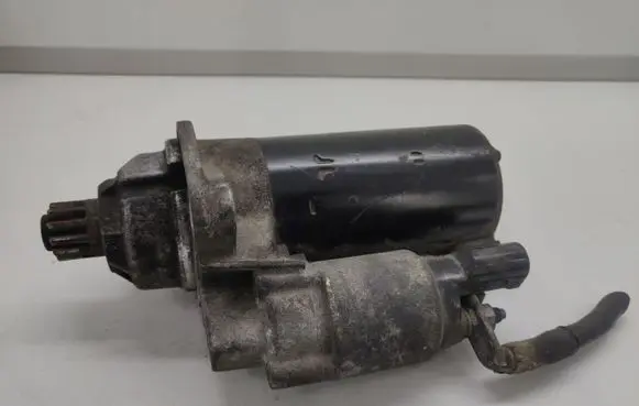 Volkswagen PASSAT B6 Starter motor 1005831663