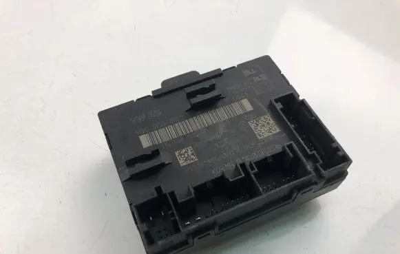 Volkswagen Golf VII Other control units/modules 5Q0959593E