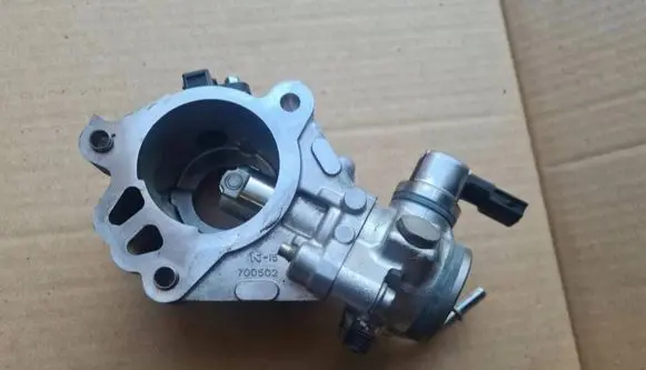 Mazda CX-5 Fuel injection high pressure pump PE22203F0