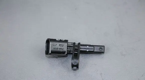 Volkswagen PASSAT B6 ABS brake wheel speed sensor 7H0927803 10071150693