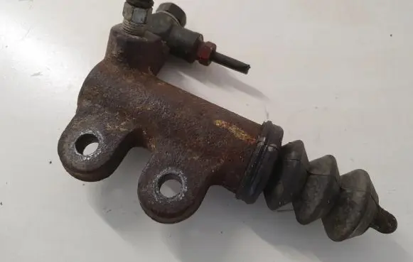 Mitsubishi Outlander Clutch slave cylinder 