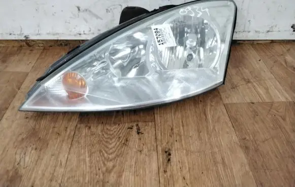 Ford Focus Headlight/headlamp