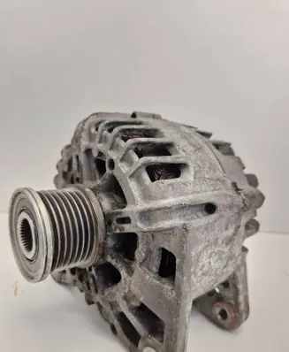Renault Captur Generator/alternator 2612719A 231007842R TG12C125