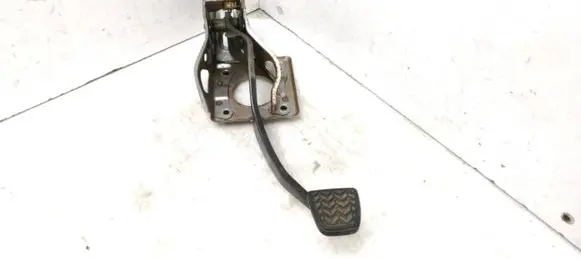 Toyota Avensis T250 Brake pedal 
