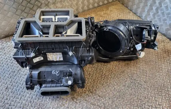 BMW 3 G20 G21 Interior heater climate box assembly 9495884 9382890