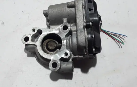 Dacia Duster II Electric throttle body valve 147100361R