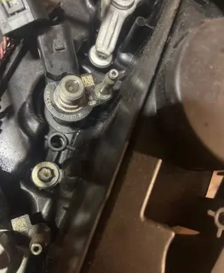 BMW X3 E83 Fuel injector 7797877