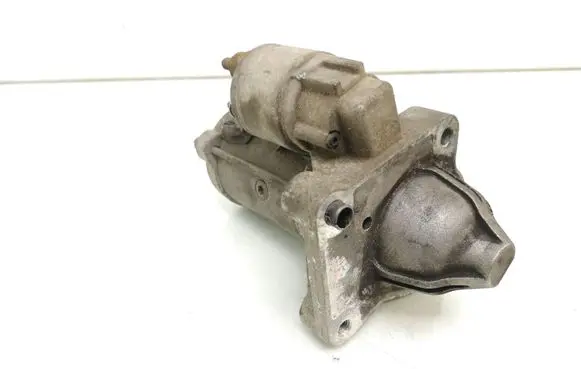 Ford Focus Starter motor AV6N11000GC