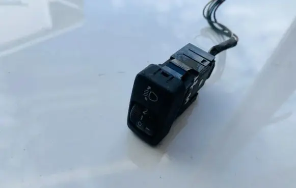 Toyota Avensis Verso Headlight level height control switch