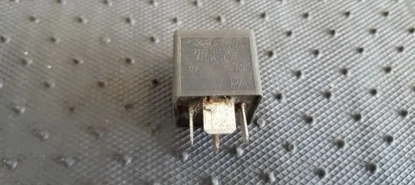 Ford Mondeo MK I Other relay 93BG14N089CA V23136-J4-X1