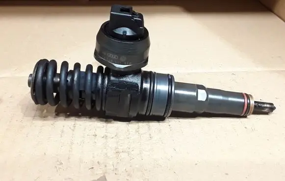 Skoda Octavia Mk2 (1Z) Fuel injector 038130073BN 0414720313