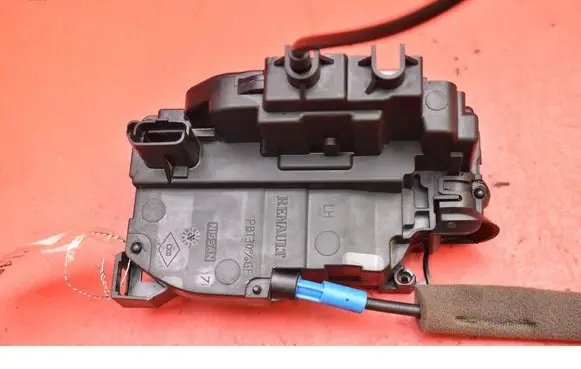 Renault Megane III Front door lock 86503000