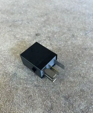 Volkswagen PASSAT B7 Other relay 4H0951253C V23374A10013010
