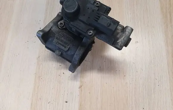 Audi A1 EGR valve 03G129637A