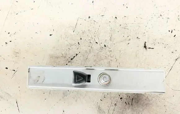 Iveco Daily 6th gen Seat belt adjustment rail 00039320
