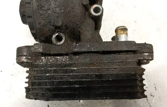 Ford Mondeo Mk III Engine oil radiator 