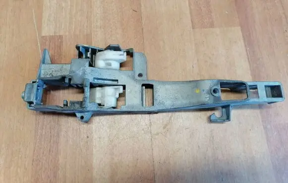Peugeot 407 Front door exterior handle/bracket 9653401580 910980 9109A9
