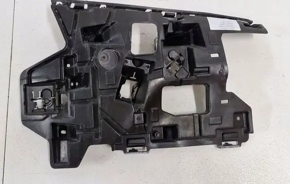 Volvo V40 Front bumper mounting bracket 31283741