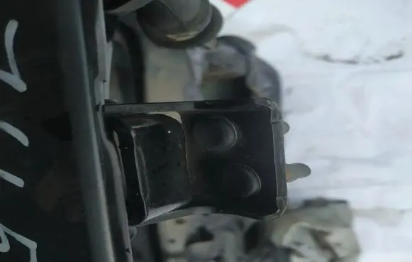 SsangYong Rexton Tailgate/trunk/boot hinge