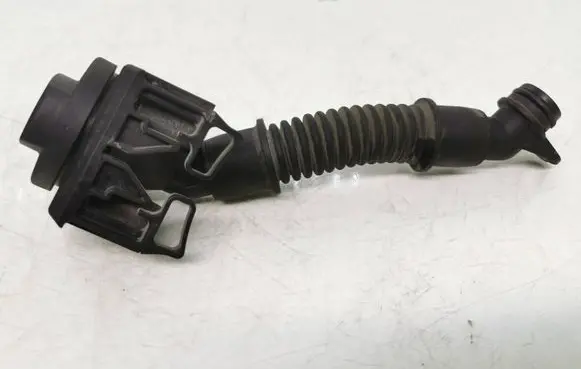 Mercedes-Benz A W169 Oil fill pipe A6400100369