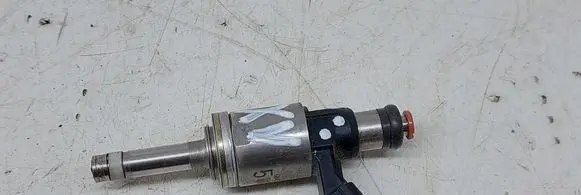 Subaru XV II Fuel injector 16611AA930