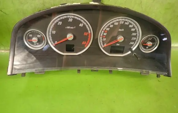 Opel Signum Speedometer (instrument cluster) 13144741UZ