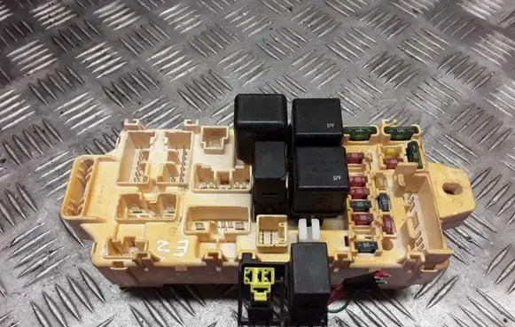 Mitsubishi Pajero Fuse module 91150195 4912B V23134B52X240