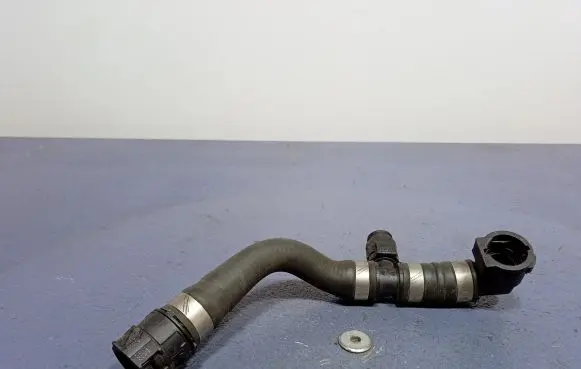 BMW 5 GT F07 Engine coolant pipe/hose 8602681
