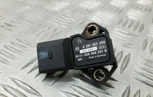 Volkswagen Golf VI Air pressure sensor 038906051B 0281002399