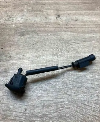 BMW 5 E60 E61 Windshield washer spray nozzle 7132989 19653273