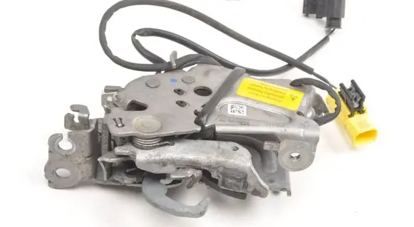 BMW 3 G20 G21 Engine bonnet/hood lock/catch 7468349