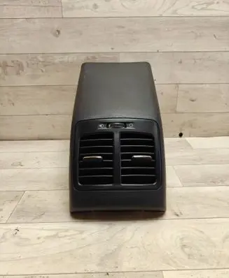 KIA Optima Rear air vent grill 846802T101
