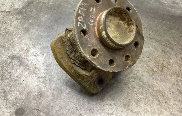 Opel Zafira B Front wheel hub