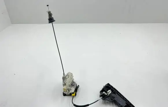 Audi A7 S7 4G Front door lock 4H0837885 22152103