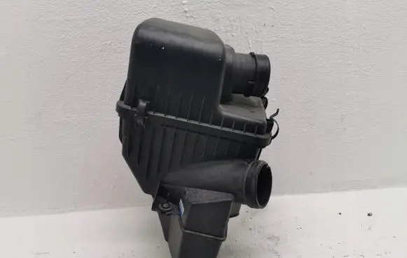 Hyundai Lantra II Air filter box 28100-4H050