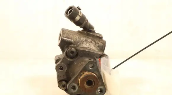 Audi A4 S4 B7 8E 8H Power steering pump 8K0145154B