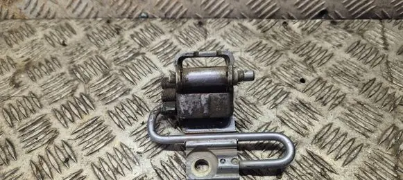 Audi A4 S4 B7 8E 8H Front door lower hinge 8E0831412B
