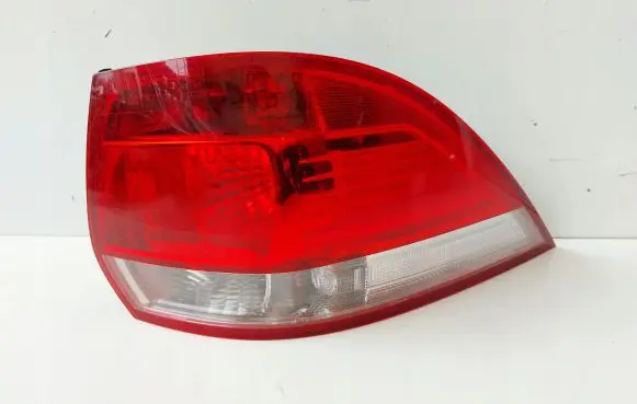 Volkswagen Golf V Rear/tail lights 1K9945096