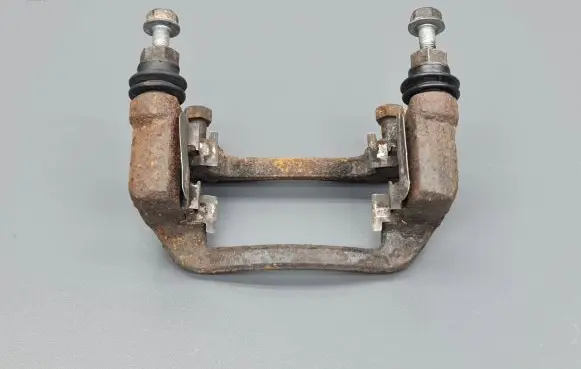 Hyundai i30 Brake caliper pad carrier rear 