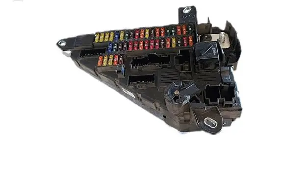 BMW 5 E39 Fuse module 9138830