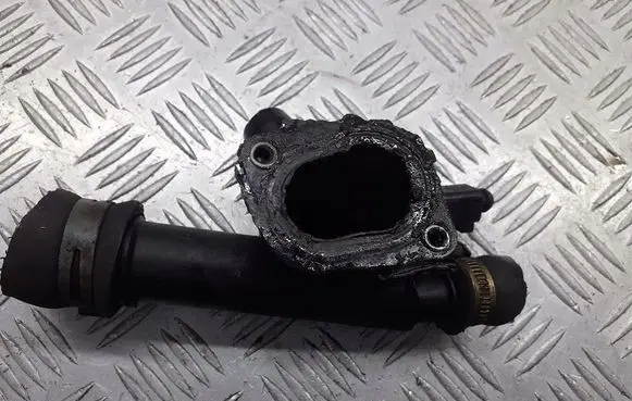 Skoda Fabia Mk1 (6Y) Engine coolant pipe/hose 038121132D