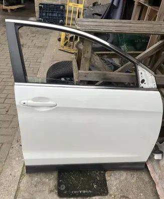 Honda CR-V Front door