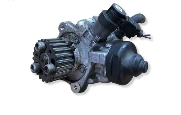 Audi A3 S3 8P Fuel injection high pressure pump 0445010514 03L130755D 09150612