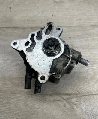 Mitsubishi Grandis Vacuum pump 03G145209