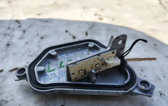 BMW X2 F39 LED ballast control module 90132031