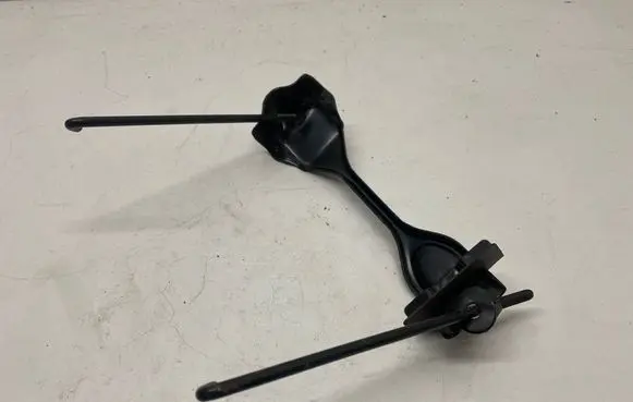 Nissan Qashqai Battery bracket 