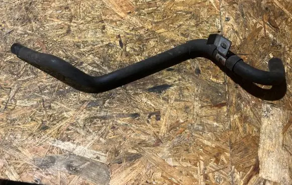 Nissan Navara D23 Engine coolant pipe/hose